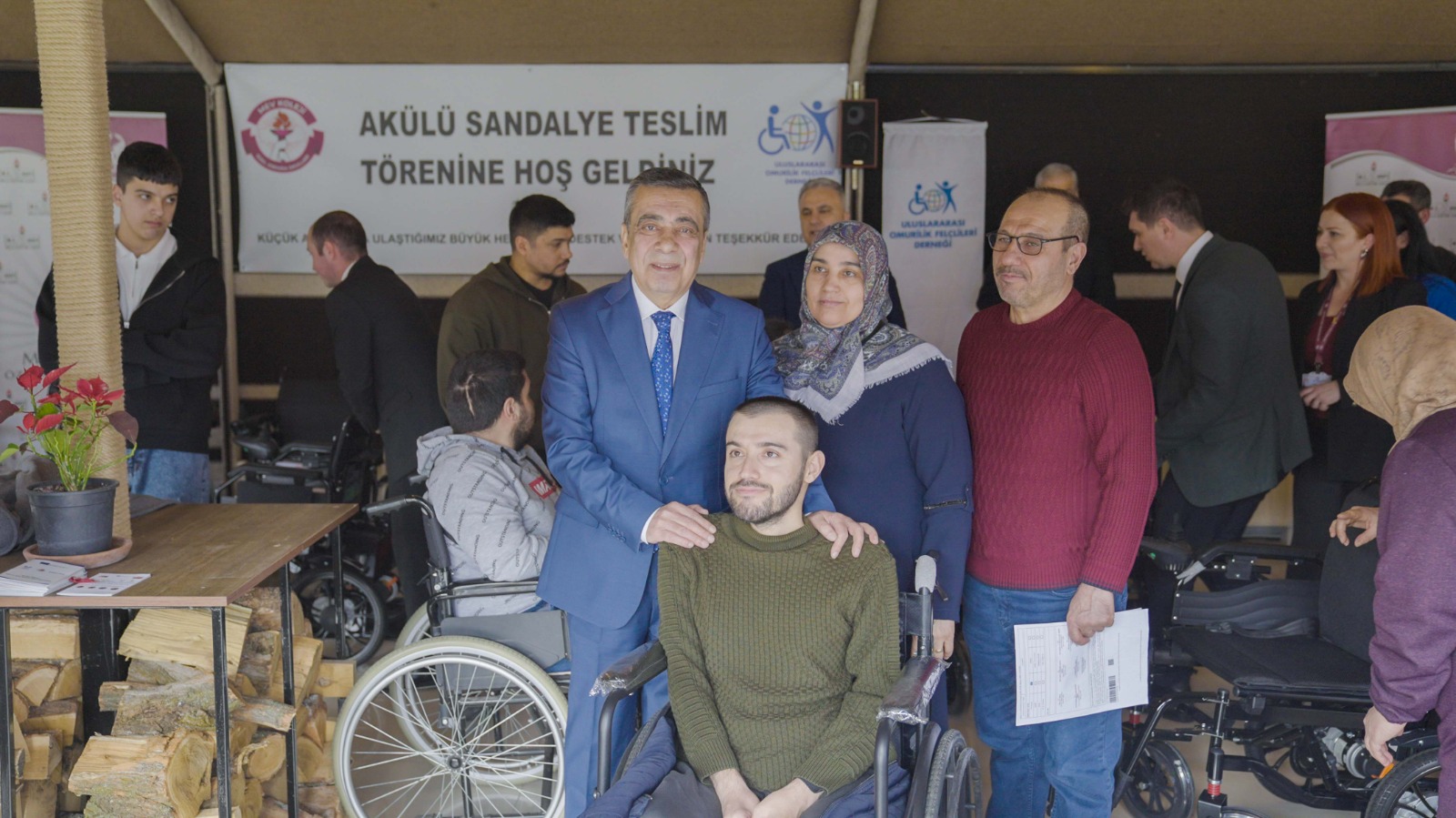 MEV ve Uluslararası Omurilik Felçlileri Derneği İş Birliğiyle 15 Akülü Sandalye Dağıtıldı